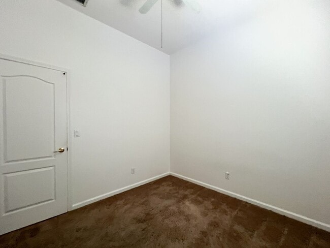 Building Photo - Laguna West 4 Bed, 2 Bath Home