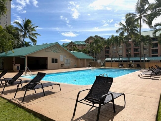 Building Photo - 2 Bedroom, 2 Bathroom, 2 Parking, Salt Lake (Country Club Village)