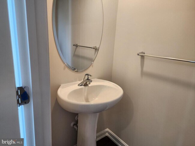 Building Photo - 401 Wood Duck Dr