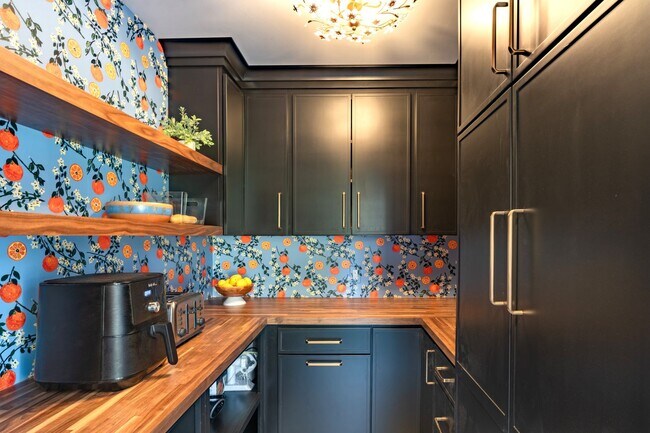 Building Photo - Stunning 4-Bed/3-Bath Home in Doylestown Township. Available Late August!