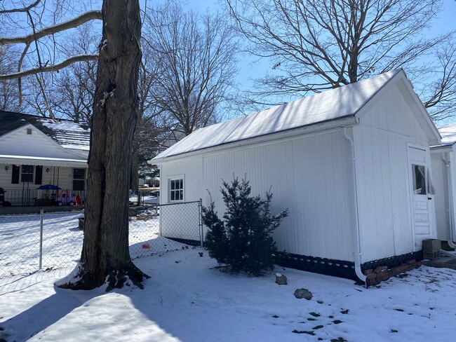 Storage shed - 735 Harrison St.