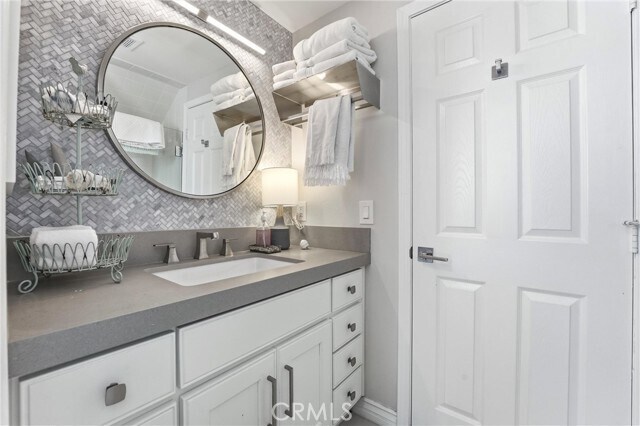 Building Photo - 3078 Zell Dr