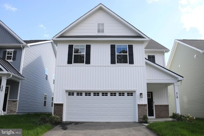 Primary Photo - 218 Munsee Cir