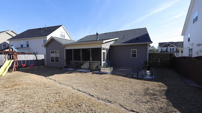 Building Photo - Lovely Bungalow-Style Home Near Downtown Fuquay!