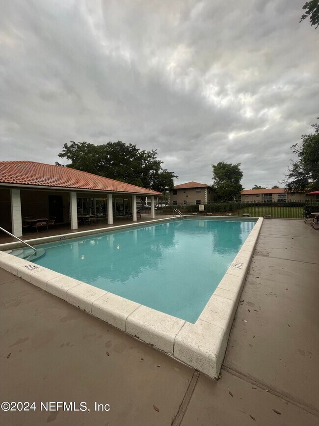 Building Photo - 8820 Royal Palm Blvd