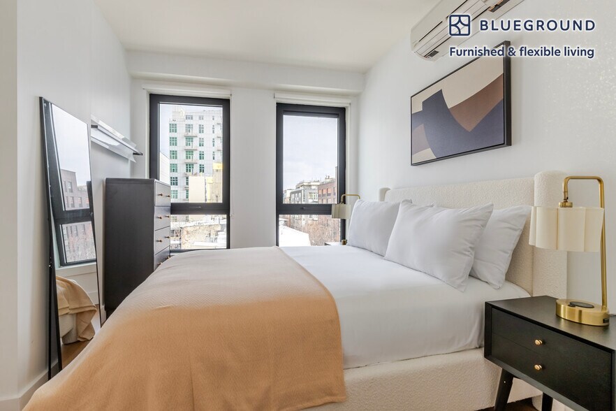 Building Photo - 130 Hope St