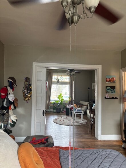 Building Photo - 127 2nd St