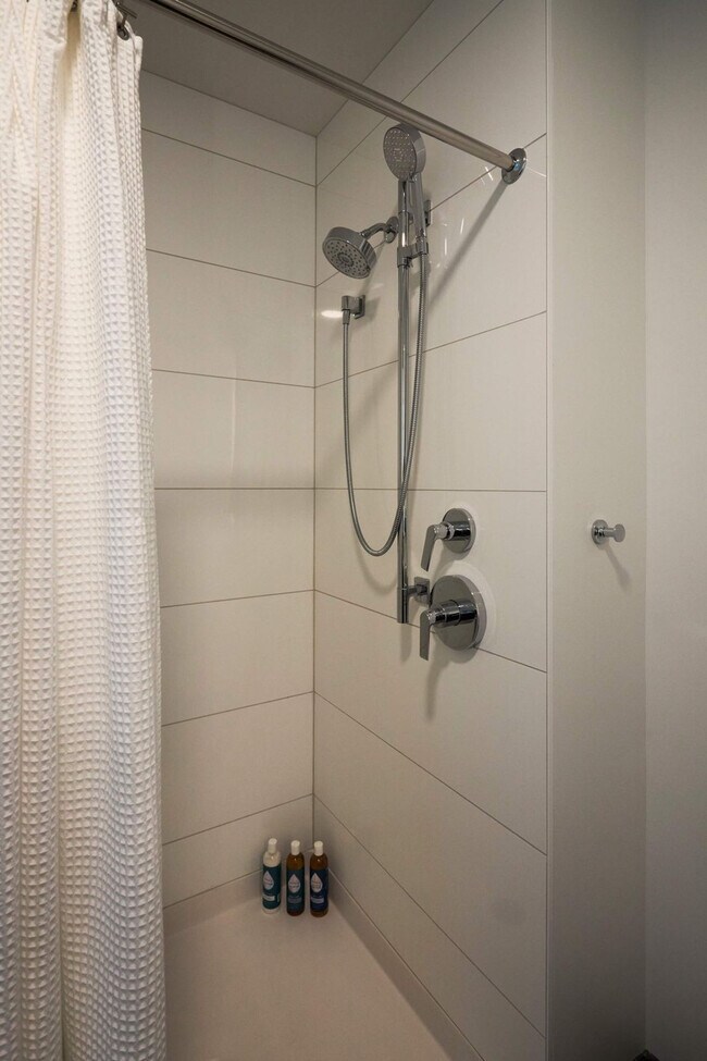 Building Photo - 1000 S Michigan Ave