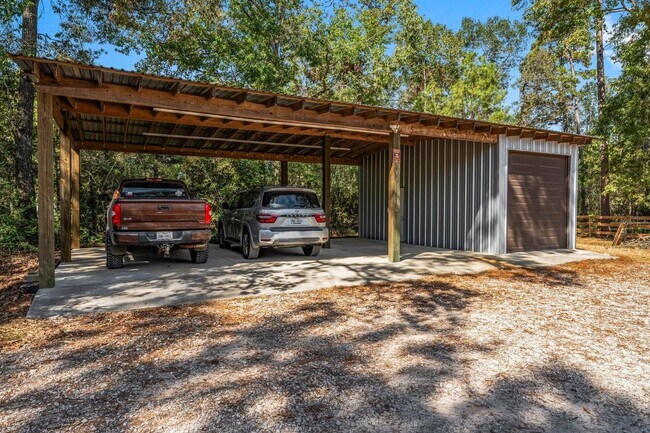 Building Photo - Country Living Rental on 26+ Acres!