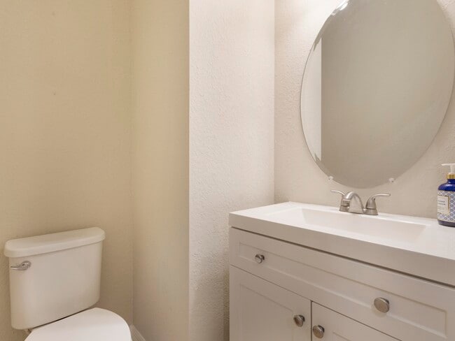 Building Photo - 2366 Byron St