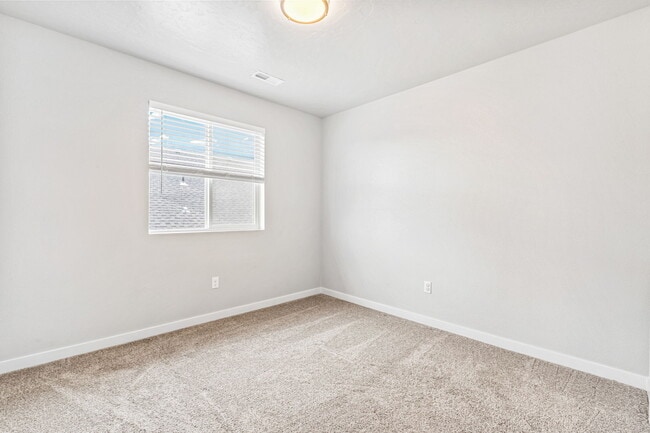 Building Photo - 6852 S Birch Creek Ave