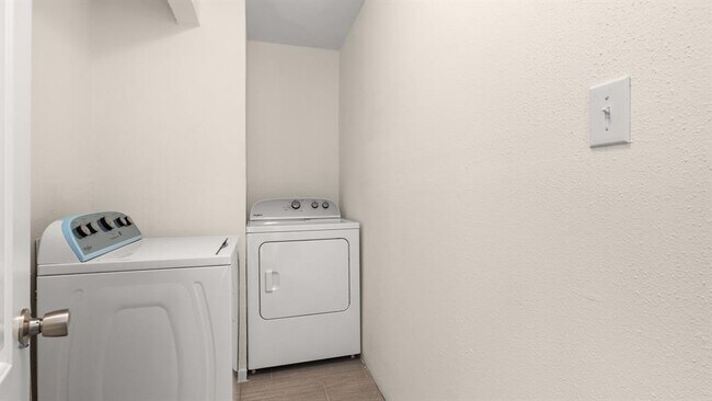 Building Photo - 1618 Chippeway Ln