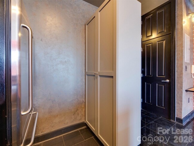 Building Photo - 710 W Trade St