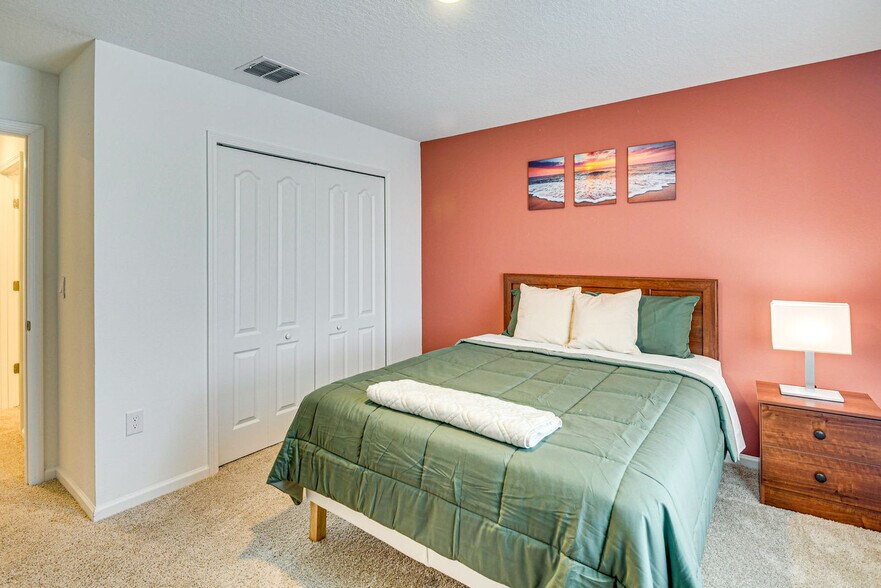 Building Photo - 132 Redbud Rd