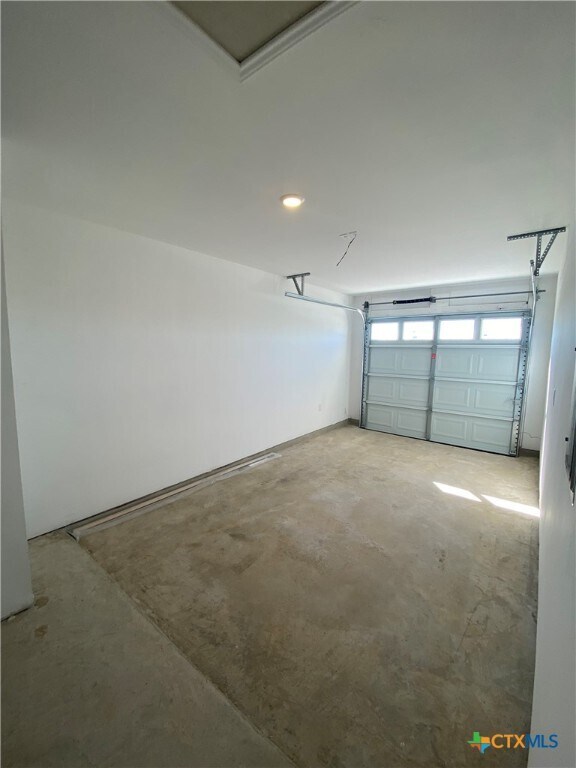 Building Photo - 5813 Betty Lou Dr