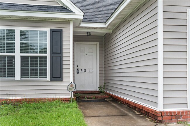 Building Photo - 3011 Thornberry Dr