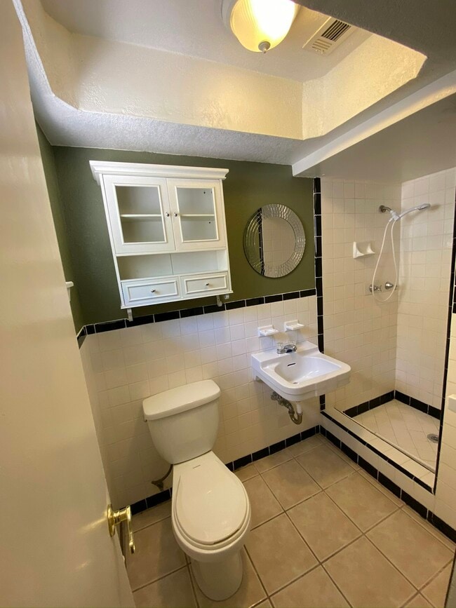 Building Photo - 401 Philco Dr