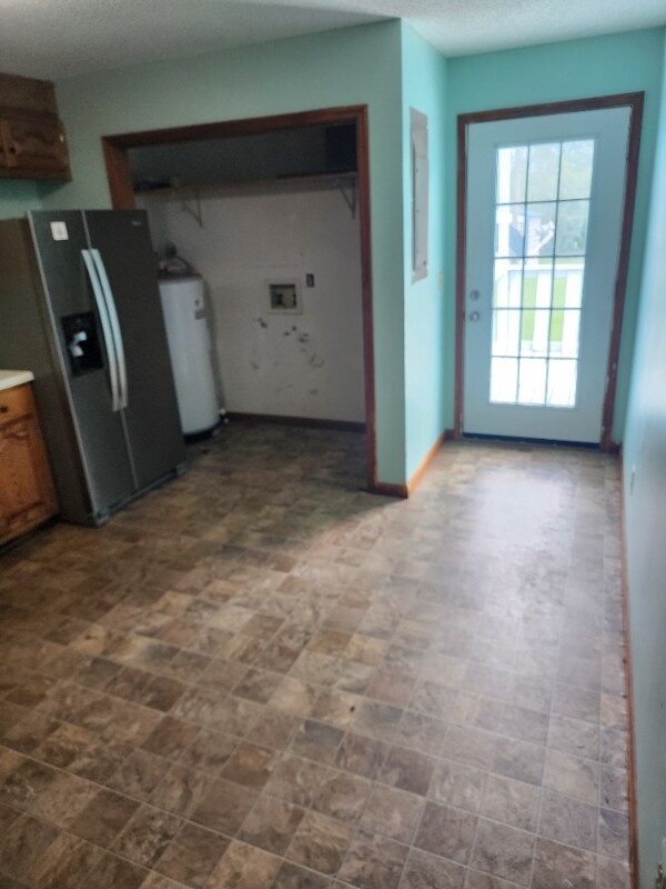 Building Photo - 731 Hickory Dr