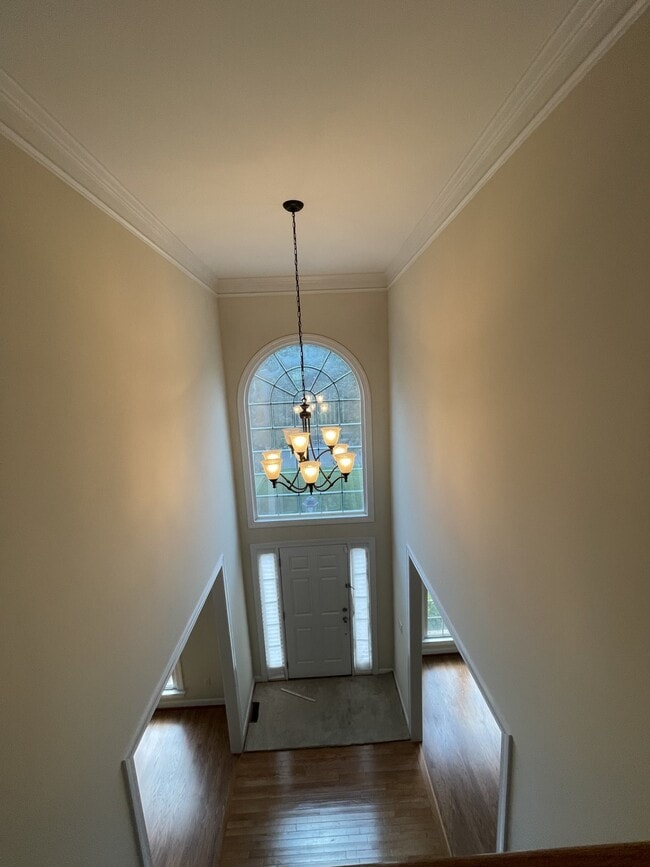 Building Photo - 5001 Paces Ferry Dr