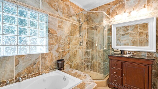 Building Photo - 623 NE 17th Way