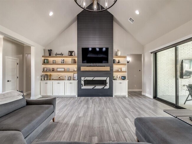 Building Photo - 4001 Timber Valley Dr