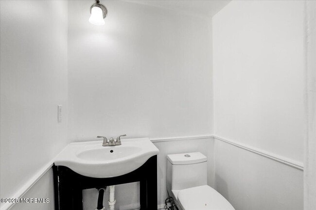 Building Photo - 12 Lone Star Ln