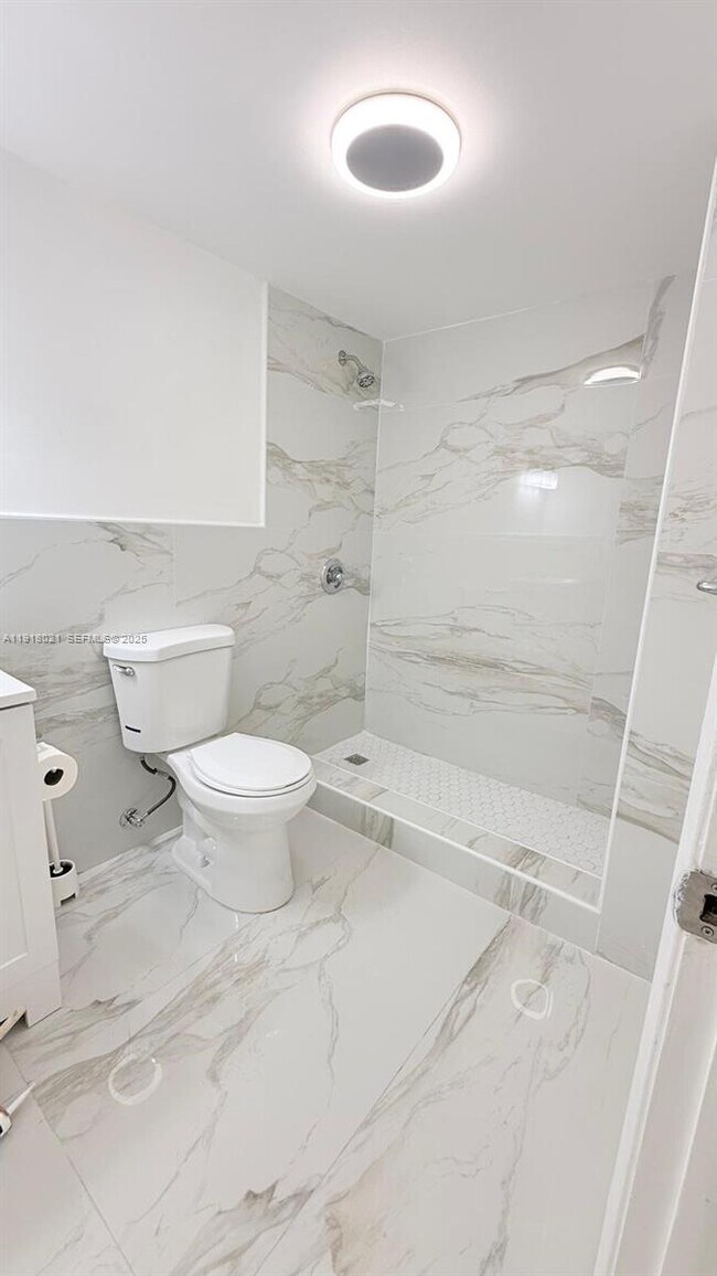 Building Photo - 20337 NE 2nd Ave