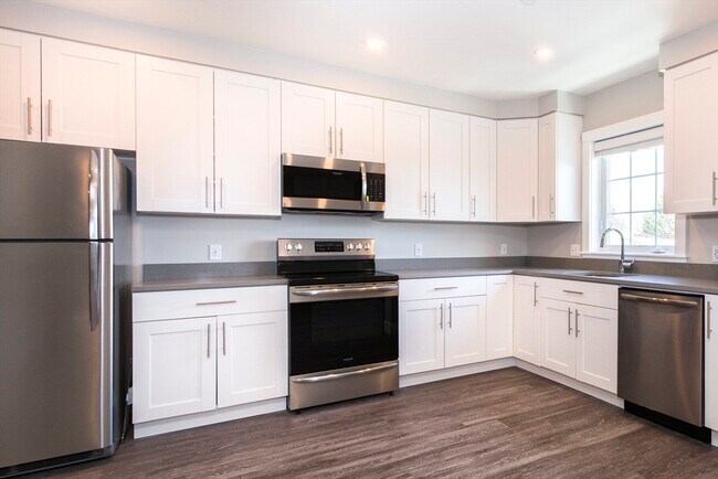 Building Photo - 50 Country Way