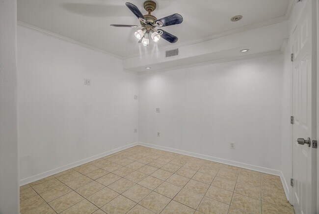 Building Photo - 2128 59th St