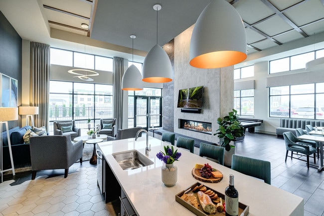 Building Photo - 2520 Watermark Terrace