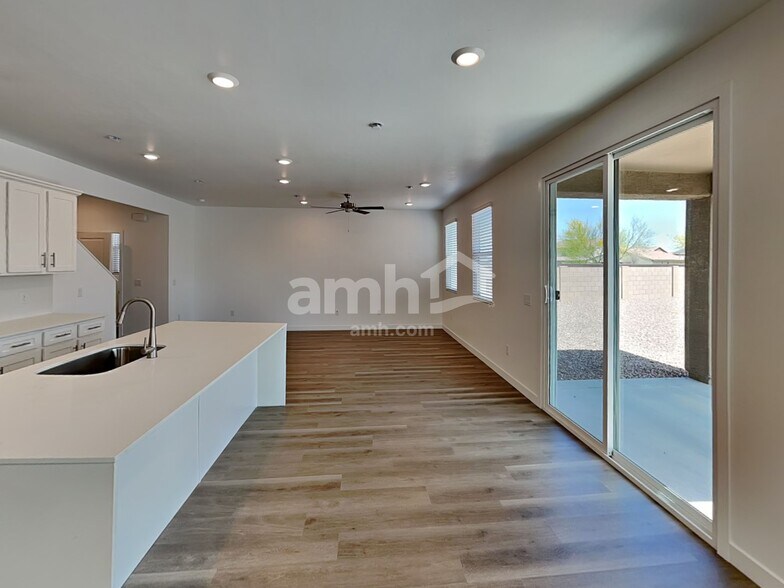 Building Photo - 6521 E Paseo Alga