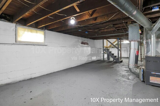 Building Photo - 352 S Hague Ave