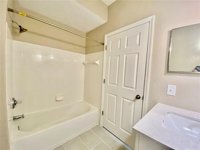 Building Photo - 13015 Plantation Park Cir