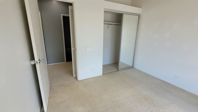 Building Photo - Centrally Located 2bd, 2bath, 2 pkg 1176sqft unit $2900