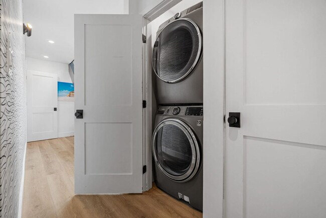 Building Photo - 3470 Carlsbad Blvd