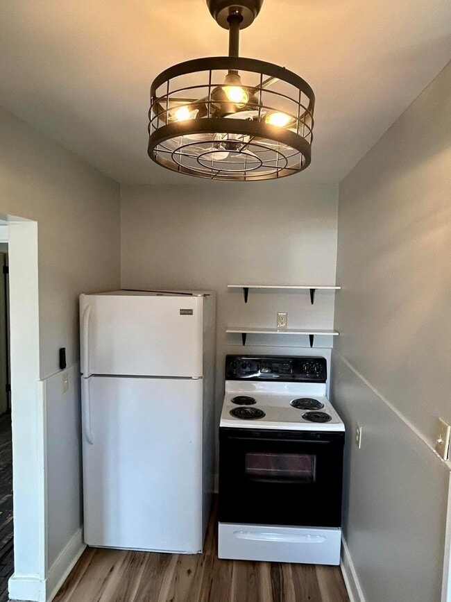 Building Photo - 411 Matthews Ave