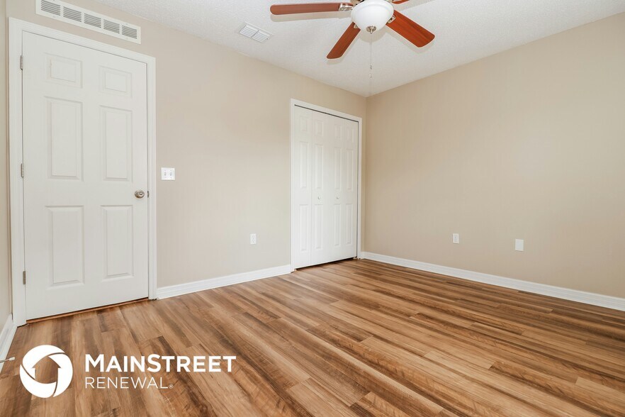 Building Photo - 12276 Pine Bluff St