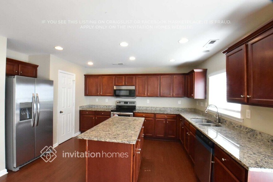 Building Photo - 2740 Markham Woods Ct