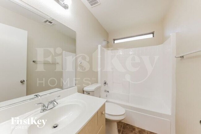 Building Photo - 16221 W Marconi Ave