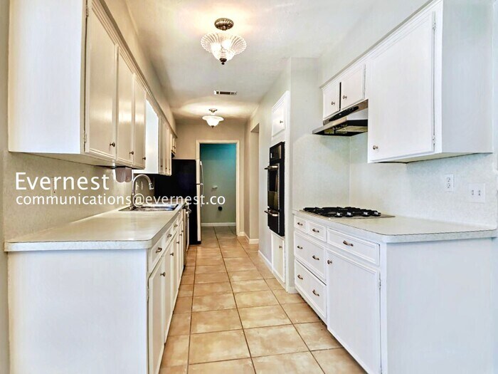 Building Photo - 10223 Sageaspen Ln