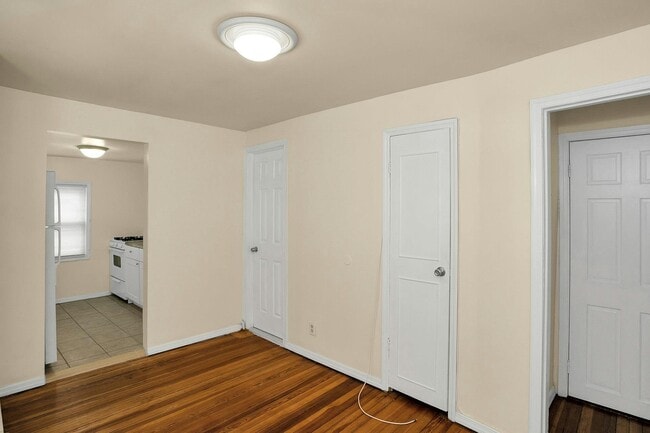 Building Photo - 217 Rocklyn Ave