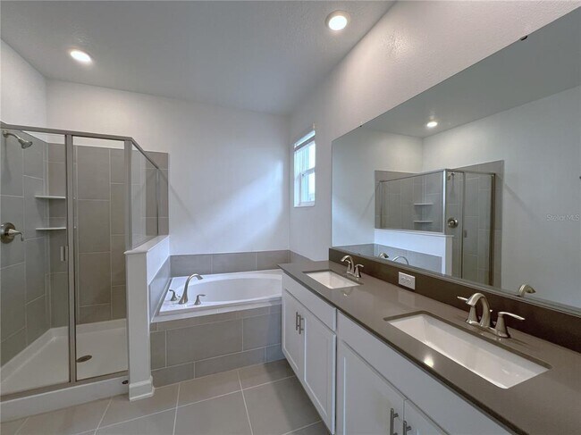 Building Photo - 4048 Redbridge Lp