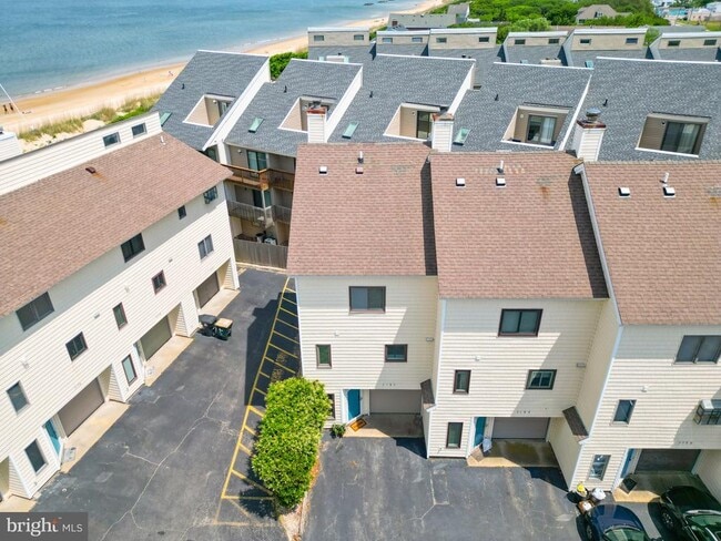 Building Photo - 3182 E Ocean View Ave