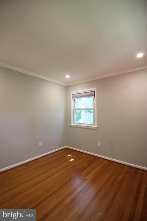 Building Photo - 102 Yeonas Dr SE