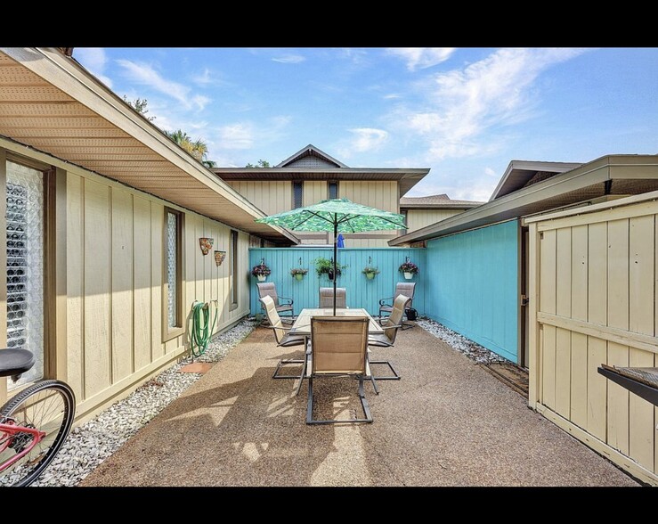 Building Photo - 4280 Island Cir