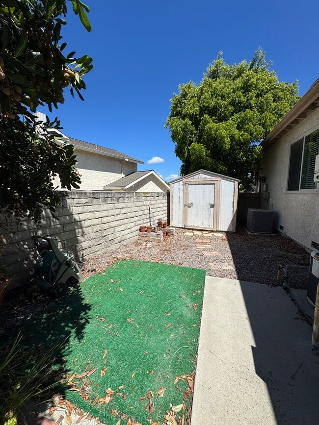 Building Photo - Light-Filled Home with Resort-Style Backyard in Thousand Oaks