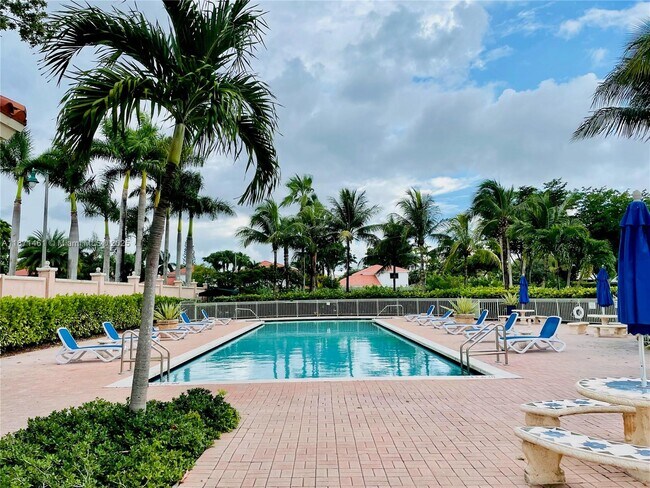 Building Photo - 6560 NW 114th Ave