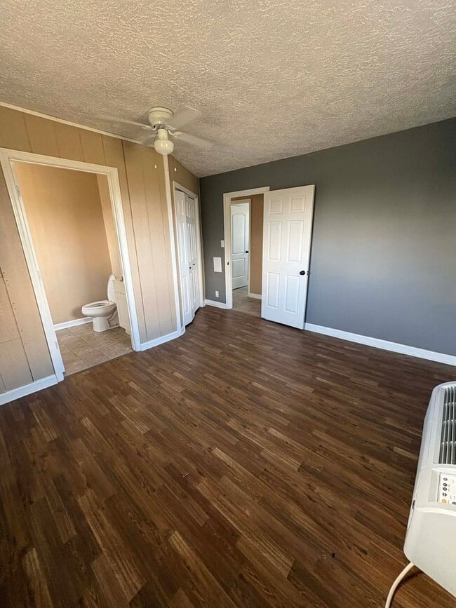 Building Photo - 3BR home with basement!