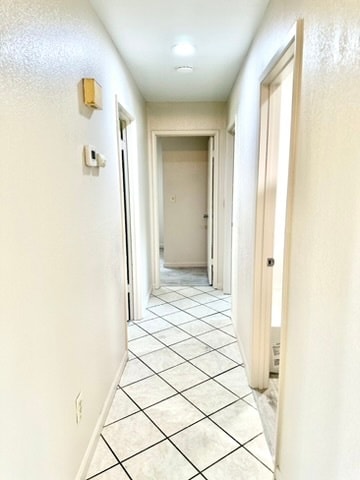 Building Photo - 320 Meadow Ln