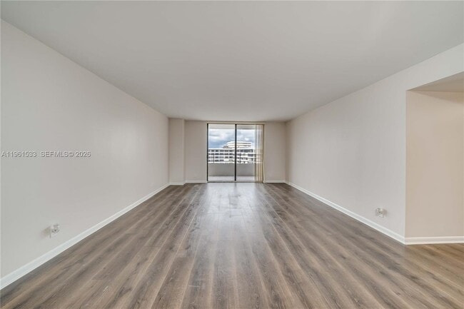 Building Photo - 2500 Parkview Dr